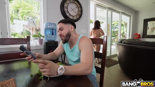 BANGBROS - Crystal Chase a nagy kannás kolumbiai kiscsaj