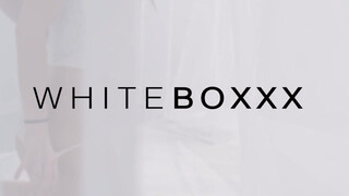 WhiteBoxxx - Ginebra Bellucci popsiba rakva