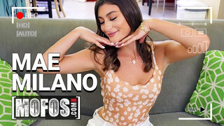 MOFOS - Mae Milano picsája megkefélve durván