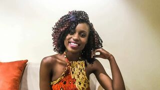 Mosolygós barna csinibaba pov castingon alaposan megdöngetve