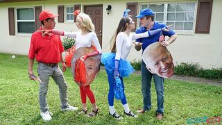 Tini szomszédlányok cserélnek és basztatják apuci faszát vörös-kék szavazatért