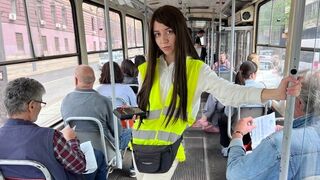 Buszvezető nőci megváltoztatja az életét és megdugja az utast