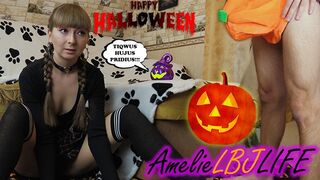 Pici boszorkány megidézi a méretes dákót és durván megbasszák, hogy beleélvezzen a puncijába - halloween 2020