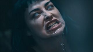 Izgató Kék Hajú Punk Kisasszony Átváltozása - Jewelz Blu a Parasited Csatornán Vadul Mag Numb-bal